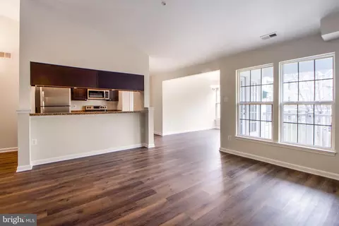 Living - 901 L Woodbridge Ct #901 L, Edgewood, MD 21040 photo 3 of 4