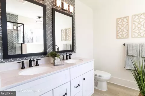 Bath - 2101 Parsonage Ln, Fallston, MD 21047 photo 3 of 15