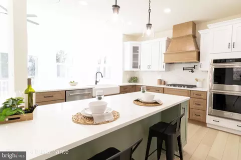 Kitchen - 2101 Parsonage Ln, Fallston, MD 21047 photo 9 of 23