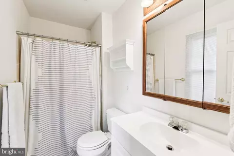 Bath - 421 Haverhill Rd, Joppa, MD 21085 photo 1 of 2