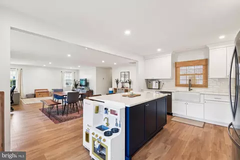 Kitchen - 421 Haverhill Rd, Joppa, MD 21085 photo 4 of 5
