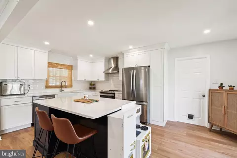 Kitchen - 421 Haverhill Rd, Joppa, MD 21085 photo 3 of 5
