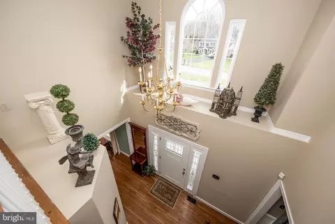 Entry Way - 2319 Queensbury Dr, Fallston, MD 21047 photo 2 of 3
