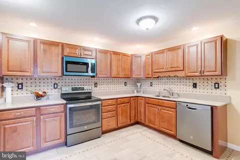 Kitchen - 2000 Cherry Rd, Edgewood, MD 21040 photo 2 of 4