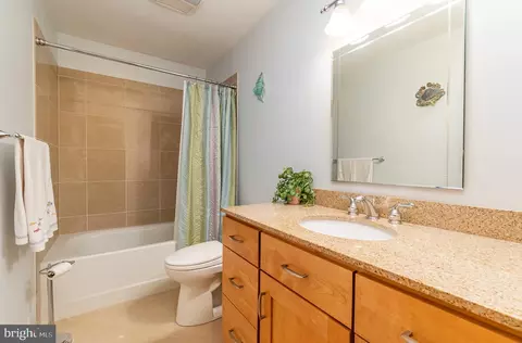 Bath - 4110 E Baker Ave, Abingdon, MD 21009 photo 3 of 4