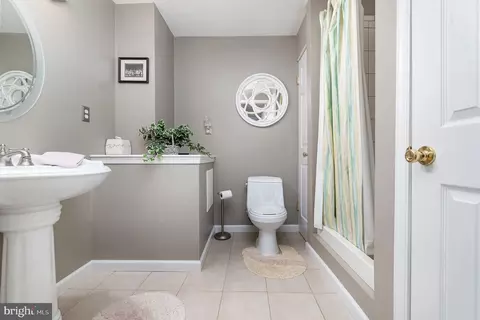 Bath - 4110 E Baker Ave, Abingdon, MD 21009 photo 4 of 4
