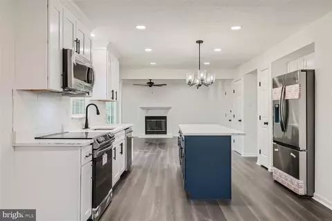 Kitchen - 893 Randall Dr, Abingdon, MD 21009 photo 5 of 6