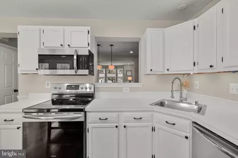 Kitchen - 3939 Bush Ct, Abingdon, MD 21009 photo 3 of 3