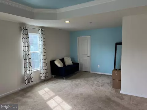 Living - 528 Potomac Rd, Joppa, MD 21085 photo 5 of 7