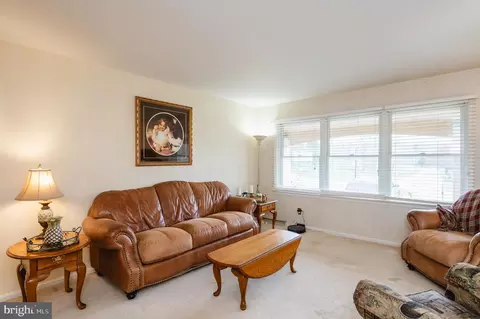 Living - 2117 Brookhaven Ct, Fallston, MD 21047 photo 2 of 9
