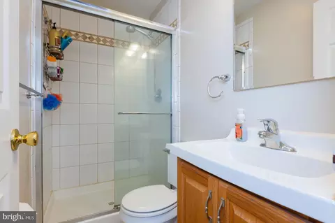 Bath - 2117 Brookhaven Ct, Fallston, MD 21047 photo 3 of 5