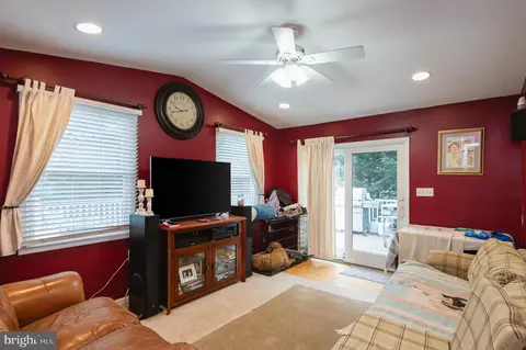 Living - 2117 Brookhaven Ct, Fallston, MD 21047 photo 5 of 9