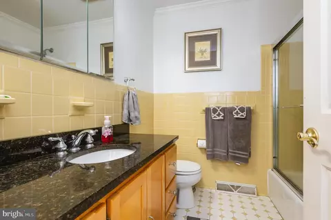 Bath - 2117 Brookhaven Ct, Fallston, MD 21047 photo 4 of 5
