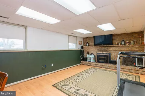 Living - 2117 Brookhaven Ct, Fallston, MD 21047 photo 8 of 9