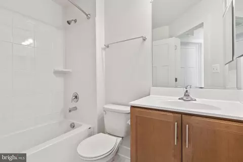 Bath - 2517 Easy St, Fallston, MD 21047 photo 6 of 7
