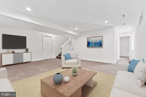 Living - 2517 Easy St, Fallston, MD 21047 photo 2 of 3