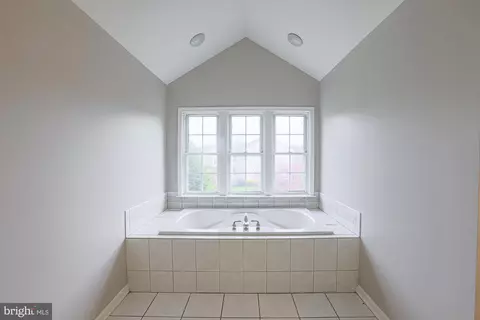 Bath - 1413 Hidden Valley Ct, Fallston, MD 21047 photo 5 of 8