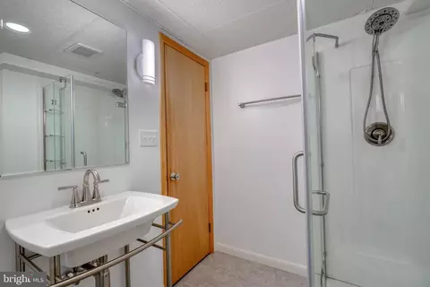 Bath - 2121 Buell Dr, Fallston, MD 21047 photo 13 of 13