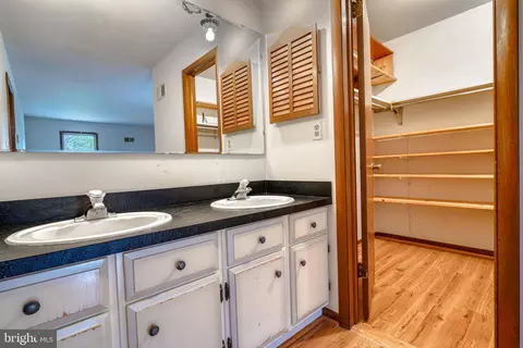 Bath - 2121 Buell Dr, Fallston, MD 21047 photo 8 of 13