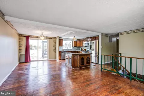 Living - 763 Shore Dr, Joppa, MD 21085 photo 2 of 3