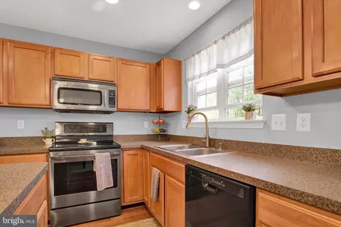 Kitchen - 2957 Raking Leaf Dr, Abingdon, MD 21009 photo 2 of 3