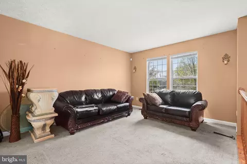 Living - 3191 Ebbtide Dr, Edgewood, MD 21040 photo 2 of 4