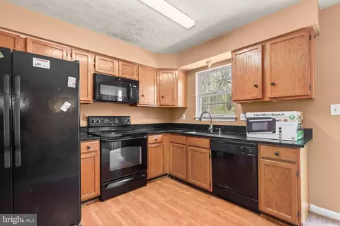 Kitchen - 3191 Ebbtide Dr, Edgewood, MD 21040 photo 3 of 4