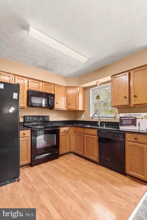 Kitchen - 3191 Ebbtide Dr, Edgewood, MD 21040 photo 2 of 4
