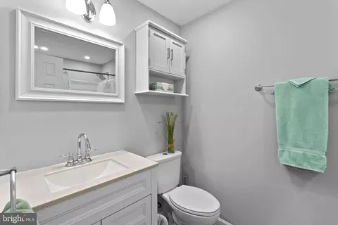 Bath - 311 Sunray Ct, Abingdon, MD 21009 photo 3 of 4