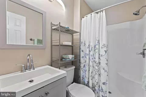 Bath - 311 Sunray Ct, Abingdon, MD 21009 photo 1 of 4
