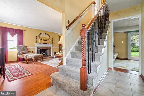 Entry Way - 301 Summerfield Ct, Joppa, MD 21085 photo 1 of 3