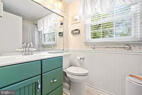 Bath - 301 Summerfield Ct, Joppa, MD 21085 photo 2 of 3