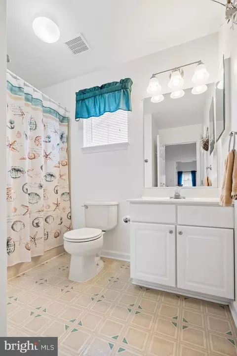 Bath - 1011 Stone Ct, Joppa, MD 21085 photo 4 of 8