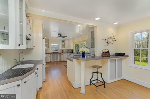 Kitchen - 805 Old Joppa Rd, Joppa, MD 21085 photo 9 of 10