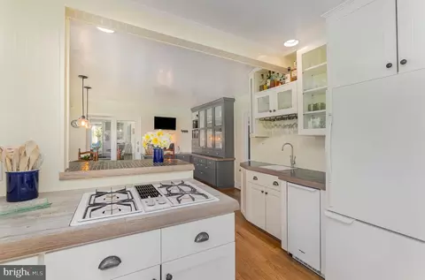 Kitchen - 805 Old Joppa Rd, Joppa, MD 21085 photo 7 of 10