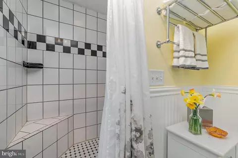 Bath - 805 Old Joppa Rd, Joppa, MD 21085 photo 6 of 10