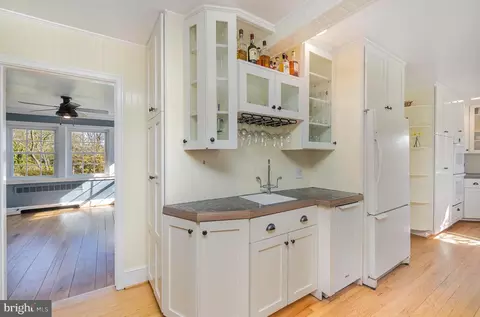 Kitchen - 805 Old Joppa Rd, Joppa, MD 21085 photo 5 of 10