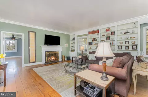 Living - 805 Old Joppa Rd, Joppa, MD 21085 photo 5 of 9