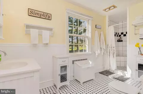 Bath - 805 Old Joppa Rd, Joppa, MD 21085 photo 1 of 10