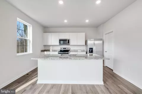 Kitchen - 989 Pagonia Dr, Joppa, MD 21085 photo 1 of 2