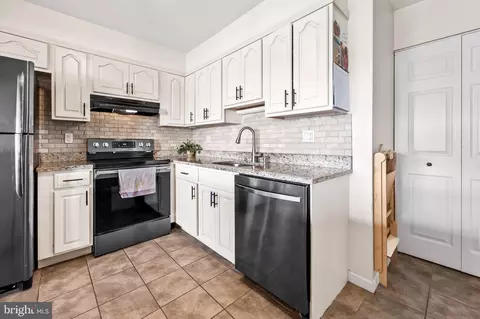 Kitchen - 526 Riviera Dr #A, Joppa, MD 21085 photo 5 of 5