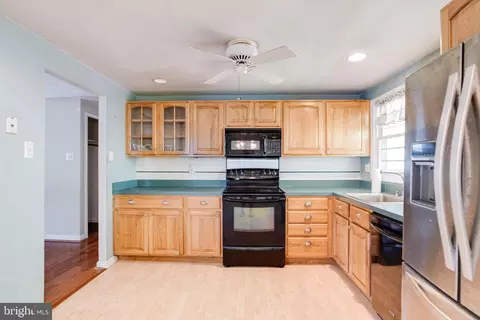 Kitchen - 505 Haverhill Rd, Joppa, MD 21085 photo 4 of 6