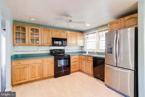 Kitchen - 505 Haverhill Rd, Joppa, MD 21085 photo 3 of 6