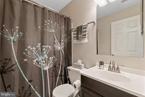 Bath - 636 Stone Mill Ct, Abingdon, MD 21009 photo 4 of 4