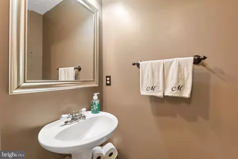 Bath - 636 Stone Mill Ct, Abingdon, MD 21009 photo 1 of 4