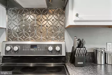 Kitchen - 636 Stone Mill Ct, Abingdon, MD 21009 photo 6 of 6