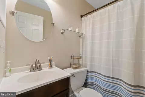 Bath - 636 Stone Mill Ct, Abingdon, MD 21009 photo 3 of 4
