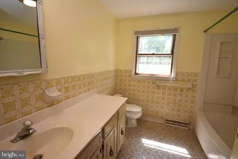 Bath - 2309 Orsburn Ln, Joppa, MD 21085 photo 4 of 8
