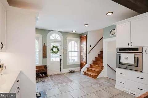 Entry Way - 2500 Rochelle Dr, Fallston, MD 21047 photo 8 of 15