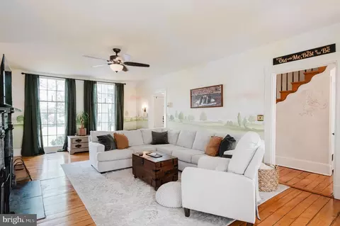 Living - 2500 Rochelle Dr, Fallston, MD 21047 photo 4 of 4